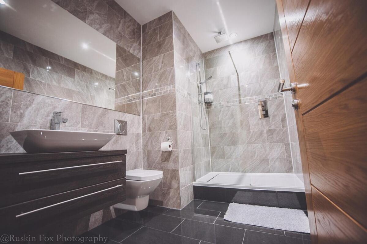 Impressive 3 Bedroom Абердин Екстер'єр фото