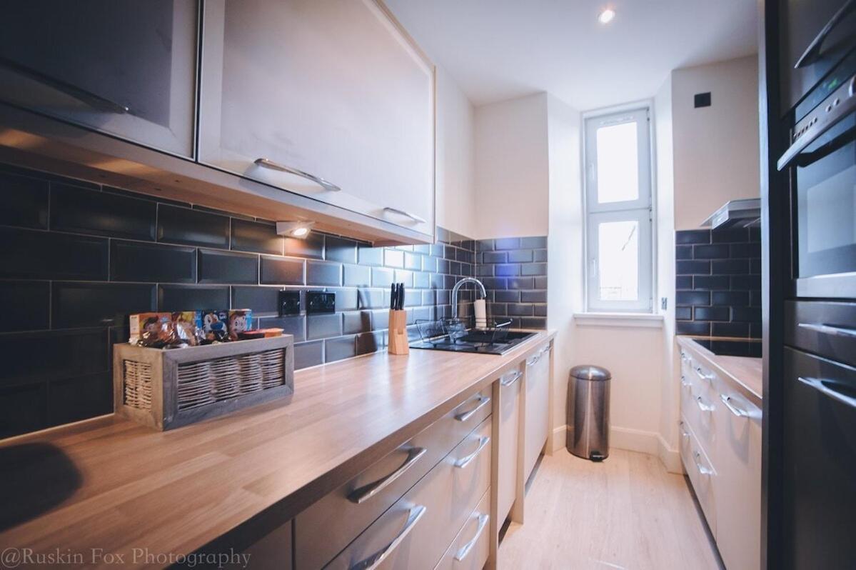 Impressive 3 Bedroom Абердин Екстер'єр фото